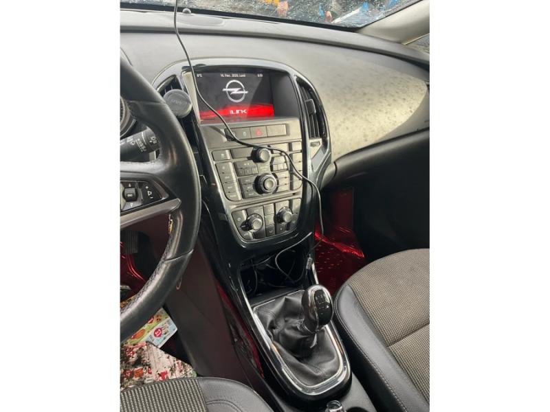 2015 Opel Astra sport Passenger car 12